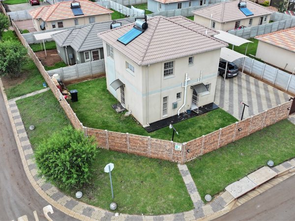 4 Bedroom House 4 Bedroom House