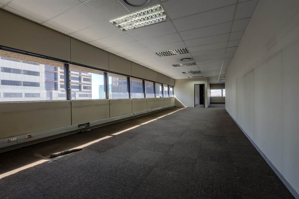 956  m² Office Space in Cape Town City Centre photo number 6