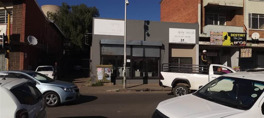 340  m² Commercial space in Bloemfontein photo number 1