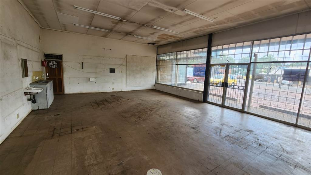 70  m² Commercial space in Mountain View photo number 3