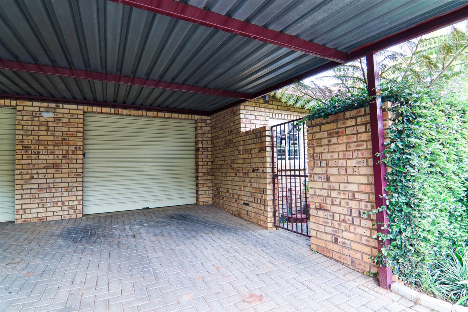 2 Bed Townhouse in Highveld photo number 28