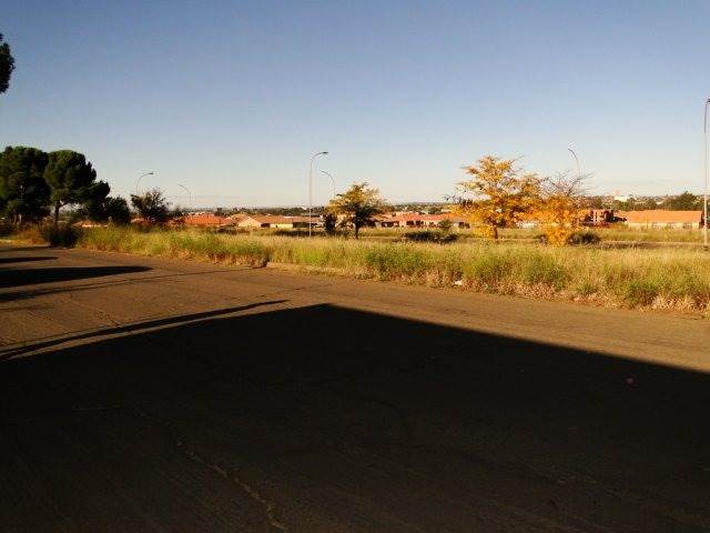 794 m² Land available in Uitsig photo number 5