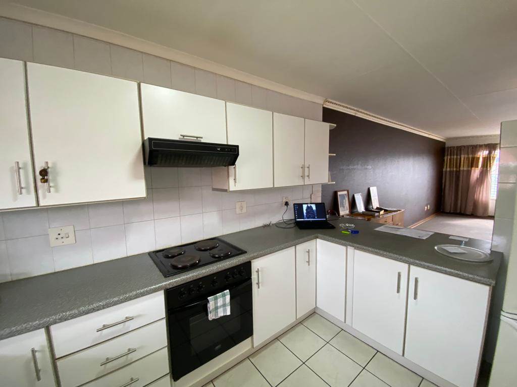 2 Bed Apartment in New Redruth photo number 7