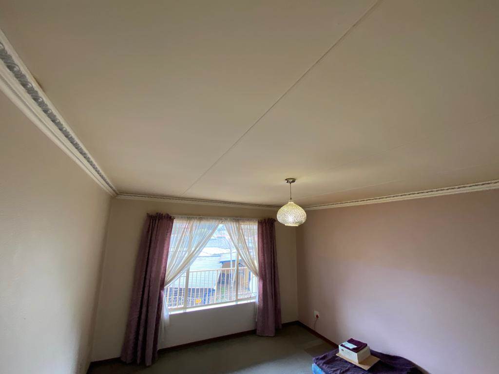 2 Bed Apartment in New Redruth photo number 12
