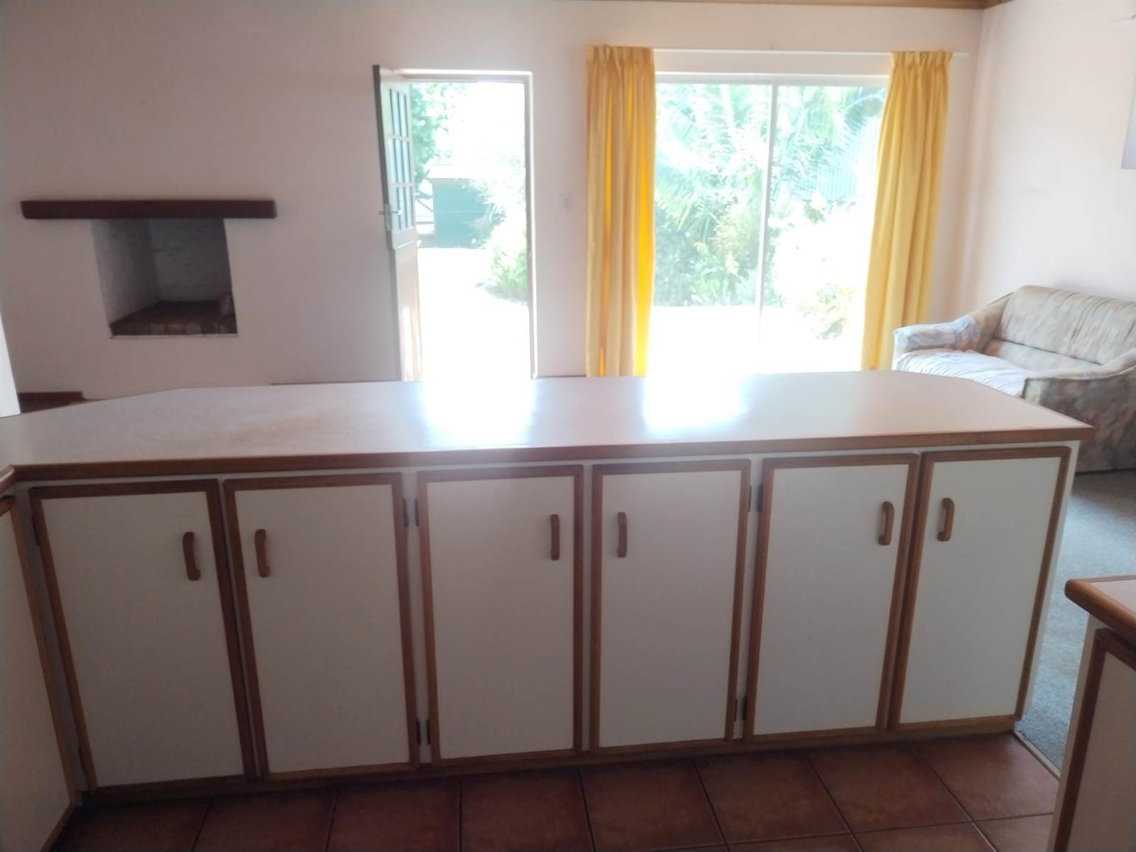 2 Bed House in Bredasdorp photo number 10