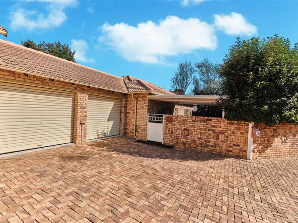 3 Bedroom Townhouse 3 Bedroom Townhouse