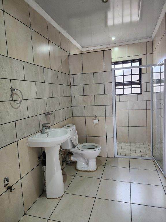 11 Bed House in Pietermaritzburg Central photo number 16