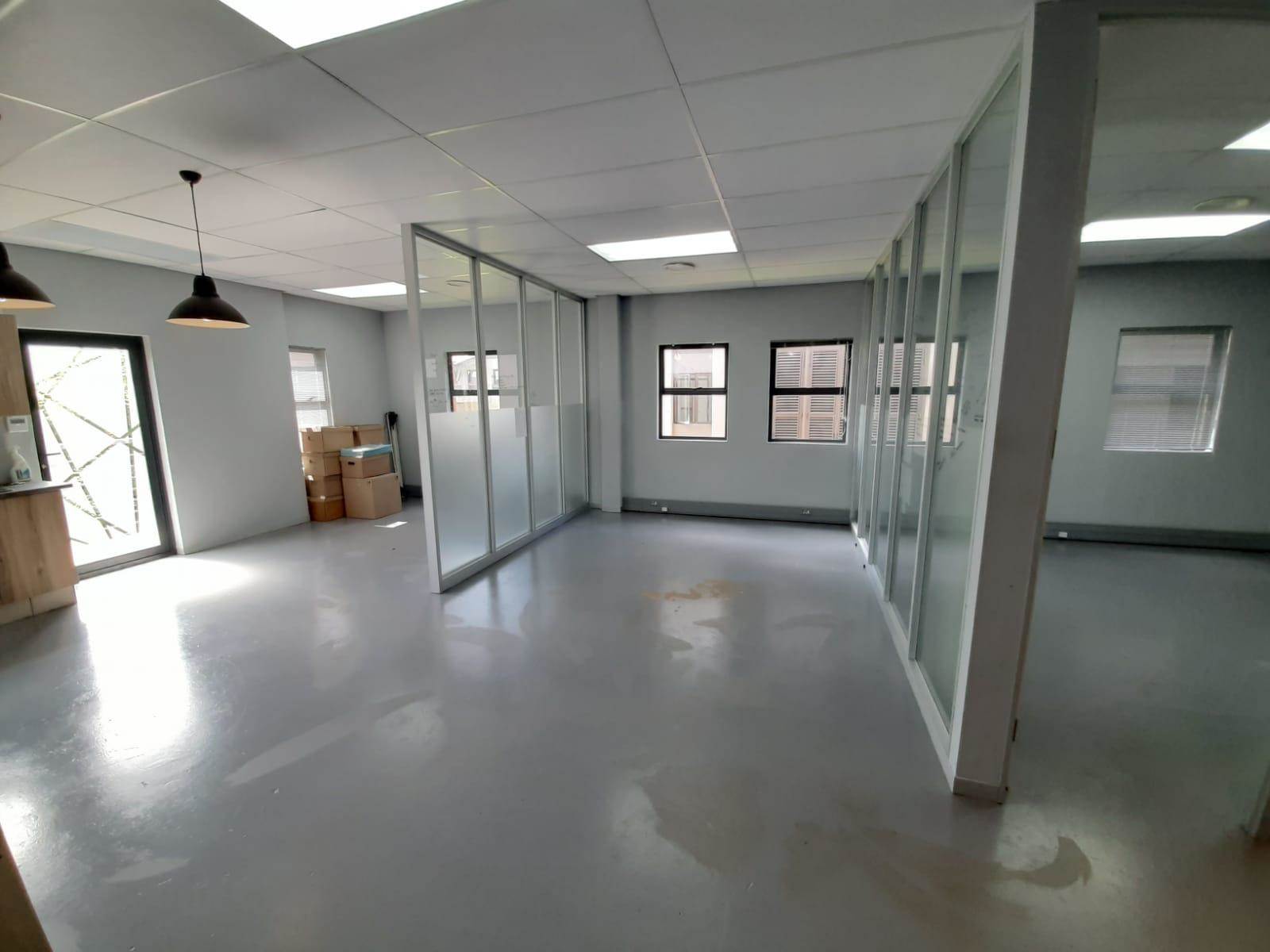 84  m² Commercial space in Silver Lakes photo number 2