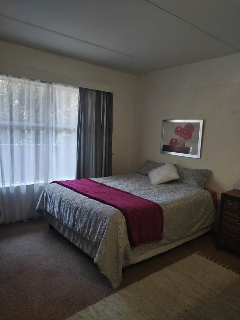 2 Bed Apartment in Deneysville photo number 11