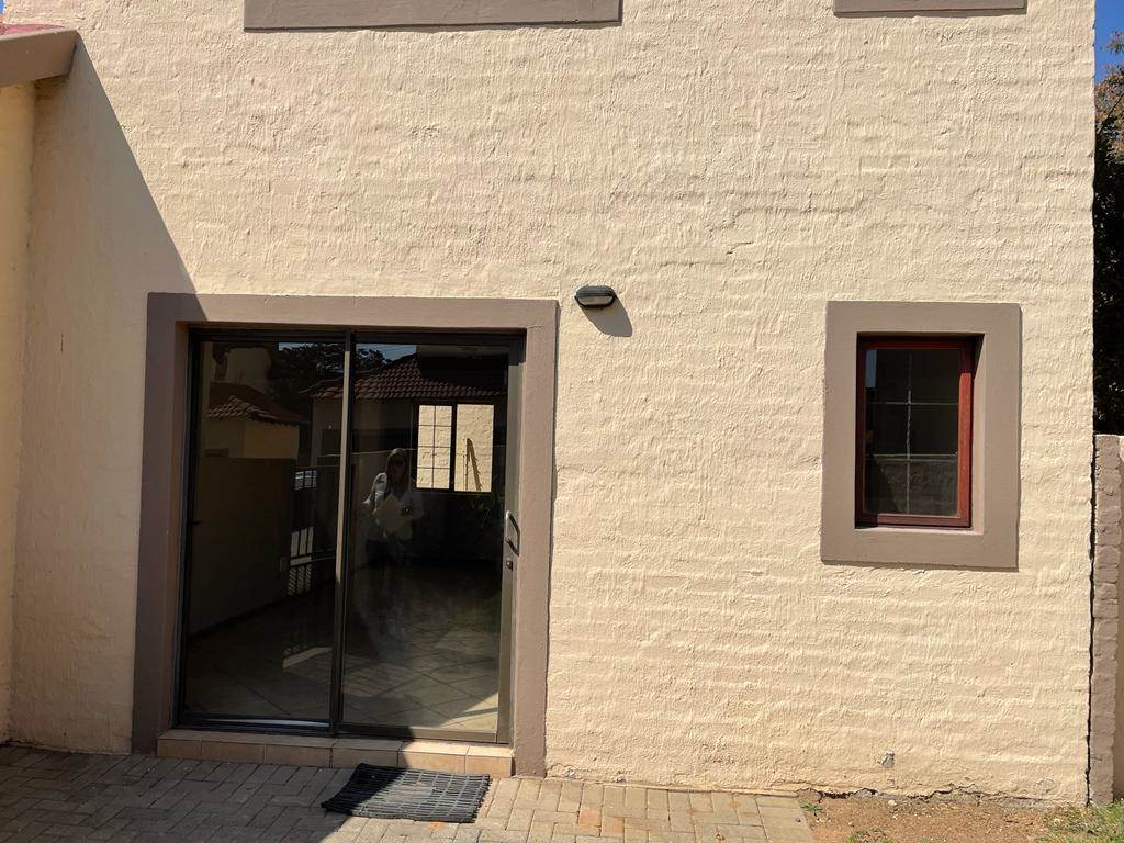 2 Bed Townhouse in Noordwyk photo number 8