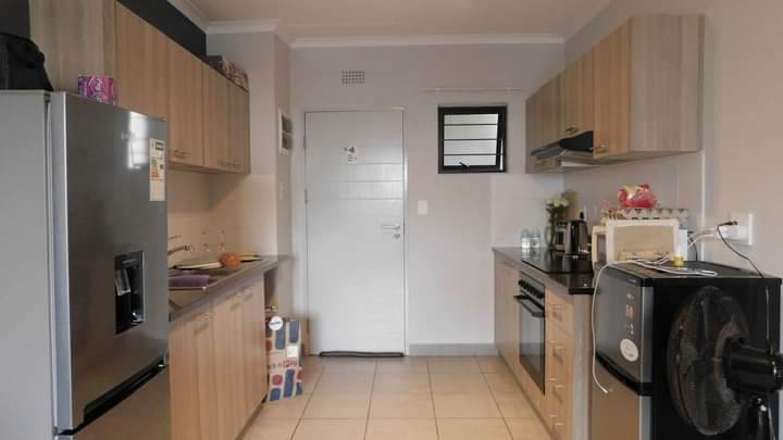 2 Bed Apartment in Athlone Park photo number 5
