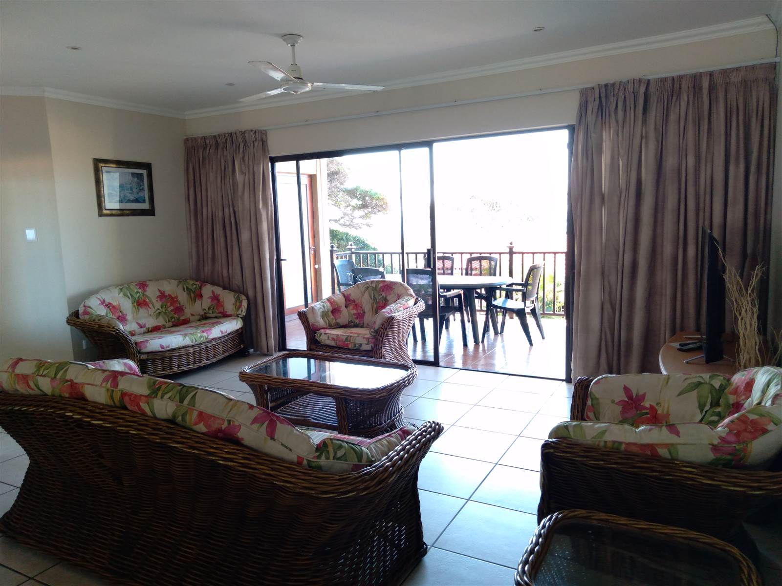 3 Bed Flat in Scottburgh Central photo number 9