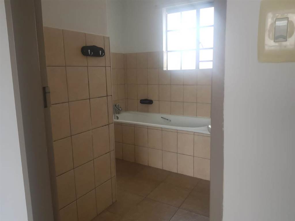 3 Bed Townhouse in Waterkloof photo number 19