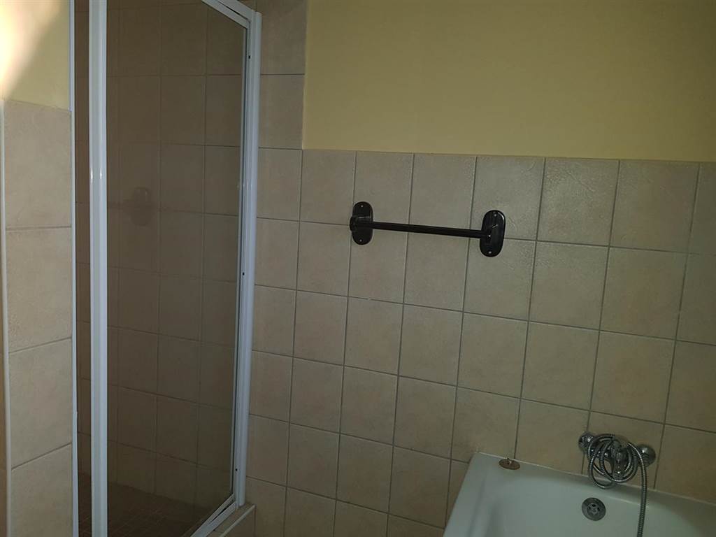 3 Bed Townhouse in Waterkloof photo number 9