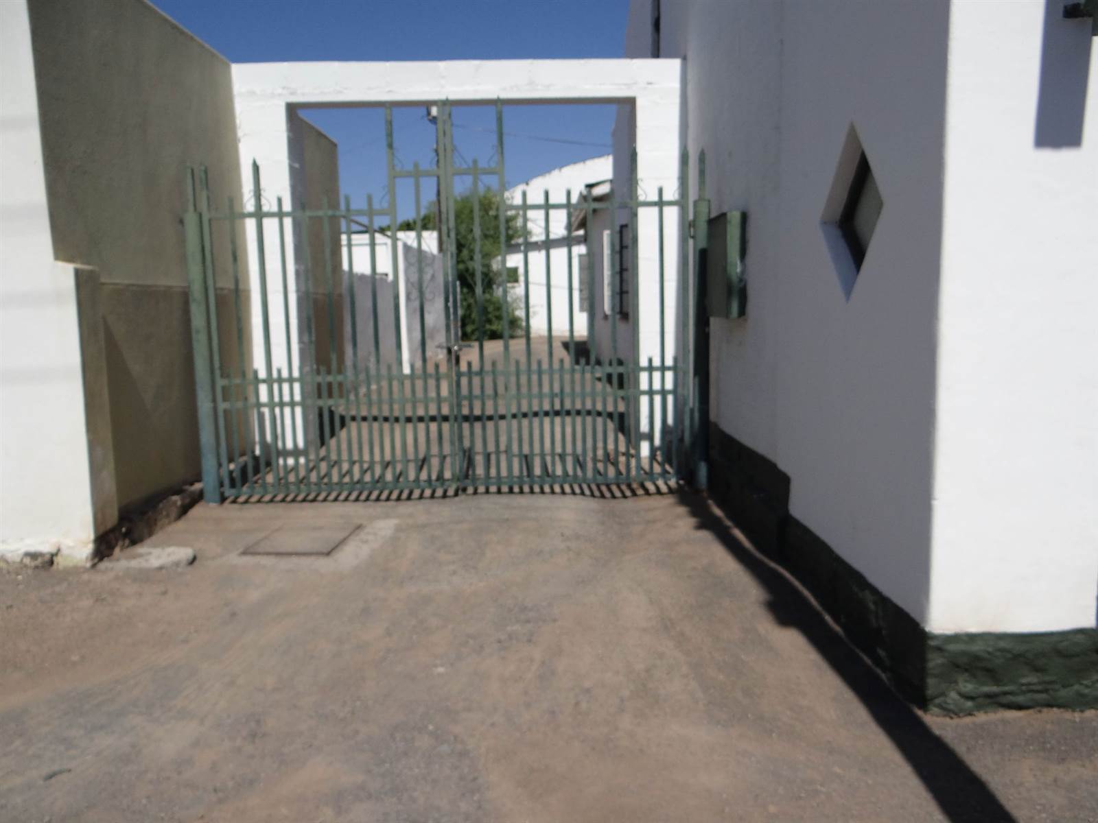 Commercial space in Beaufort West photo number 3