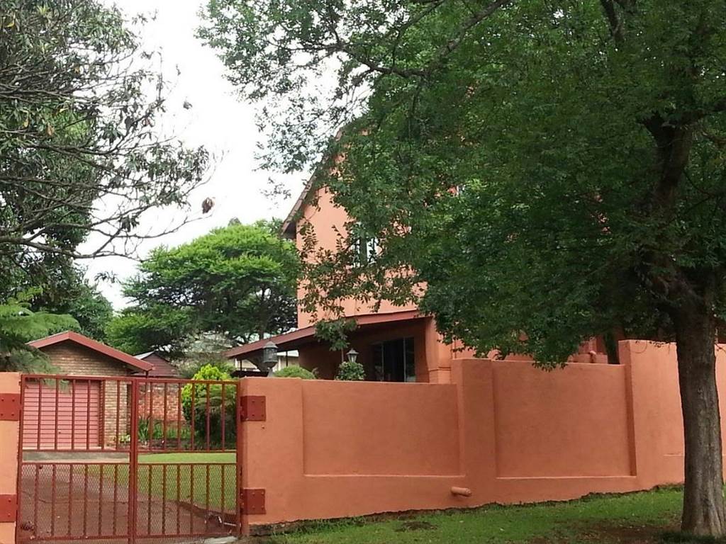 5 Bed House in Sabie photo number 3