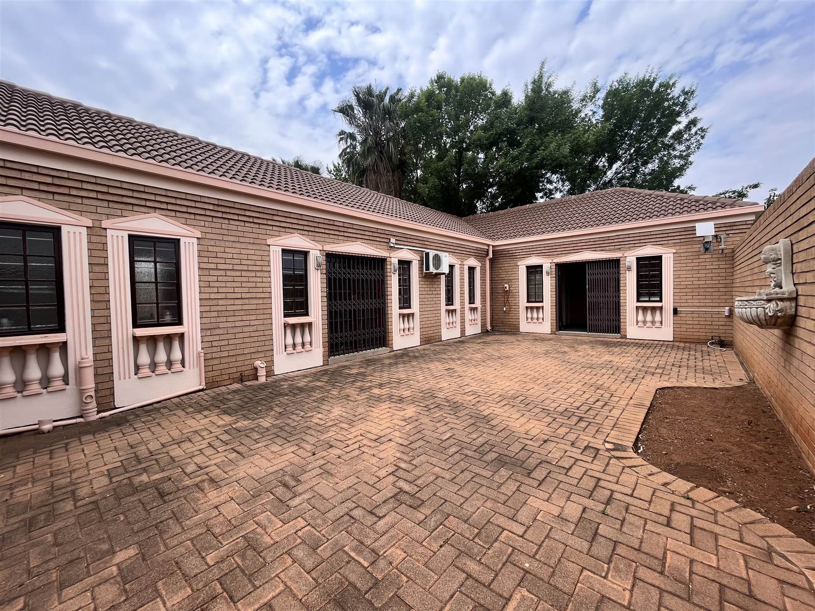 9  m² Commercial space in Klerksdorp photo number 1