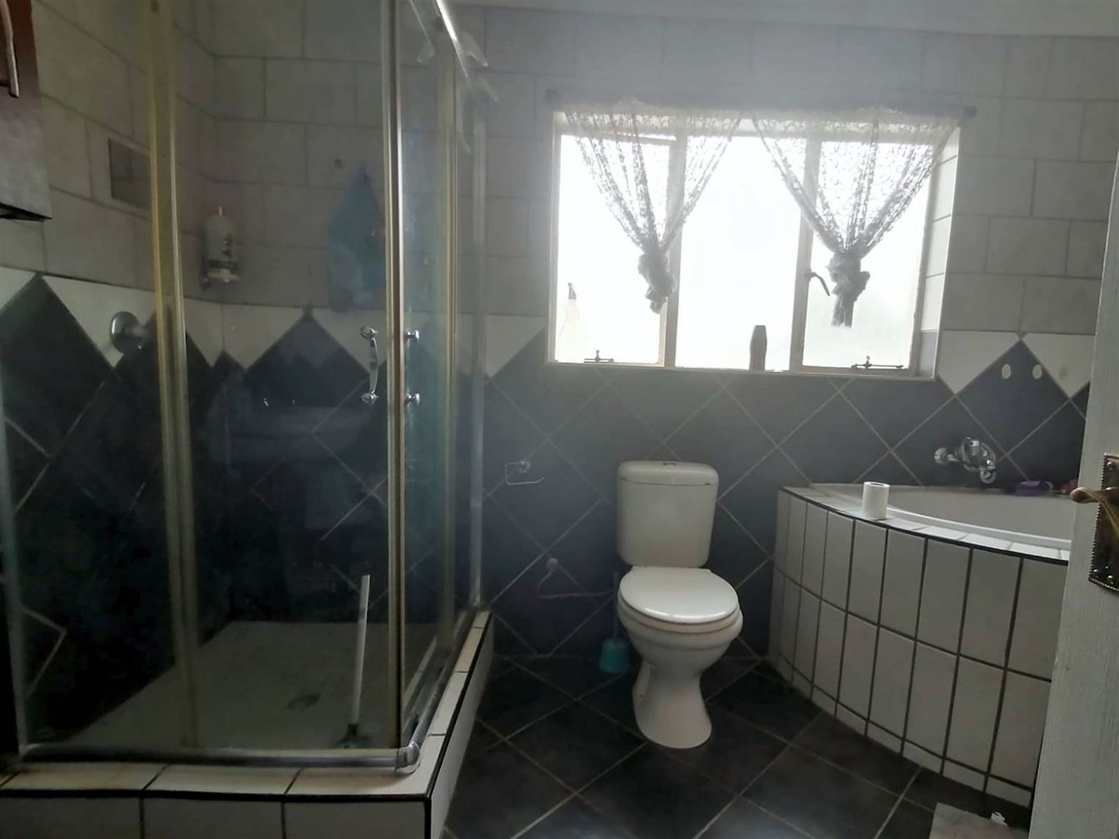 4 Bed House in Brenthurst photo number 15