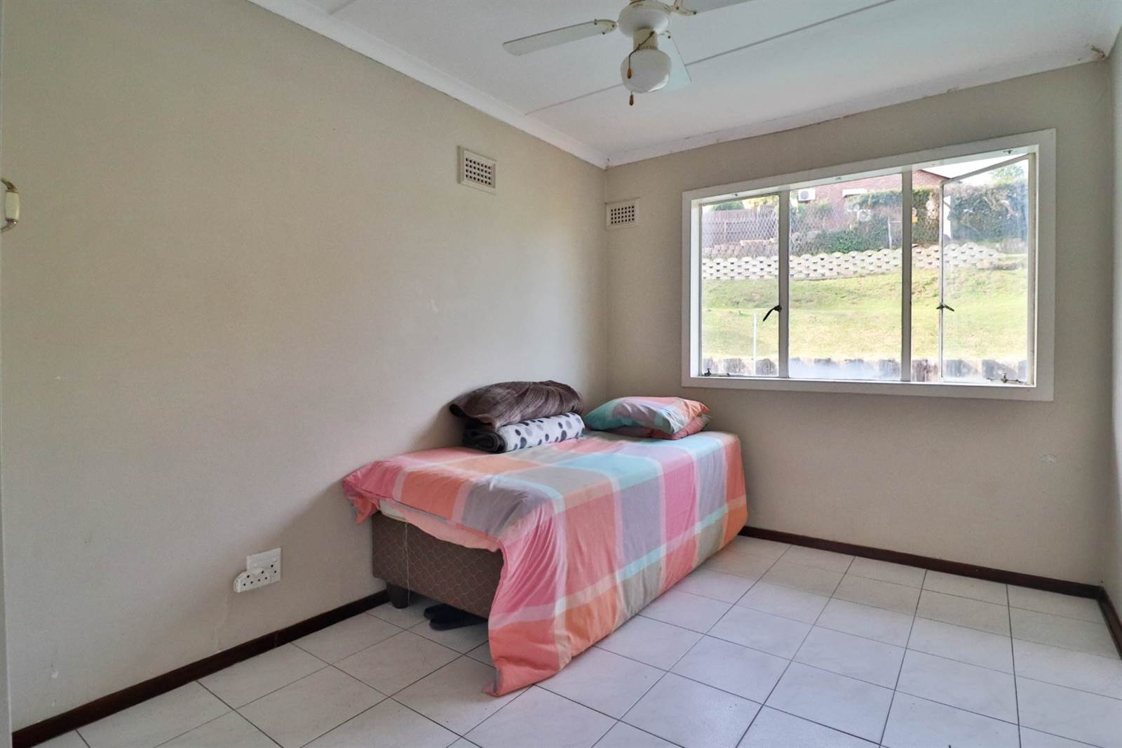 3 Bed Townhouse in Pinetown Central photo number 16