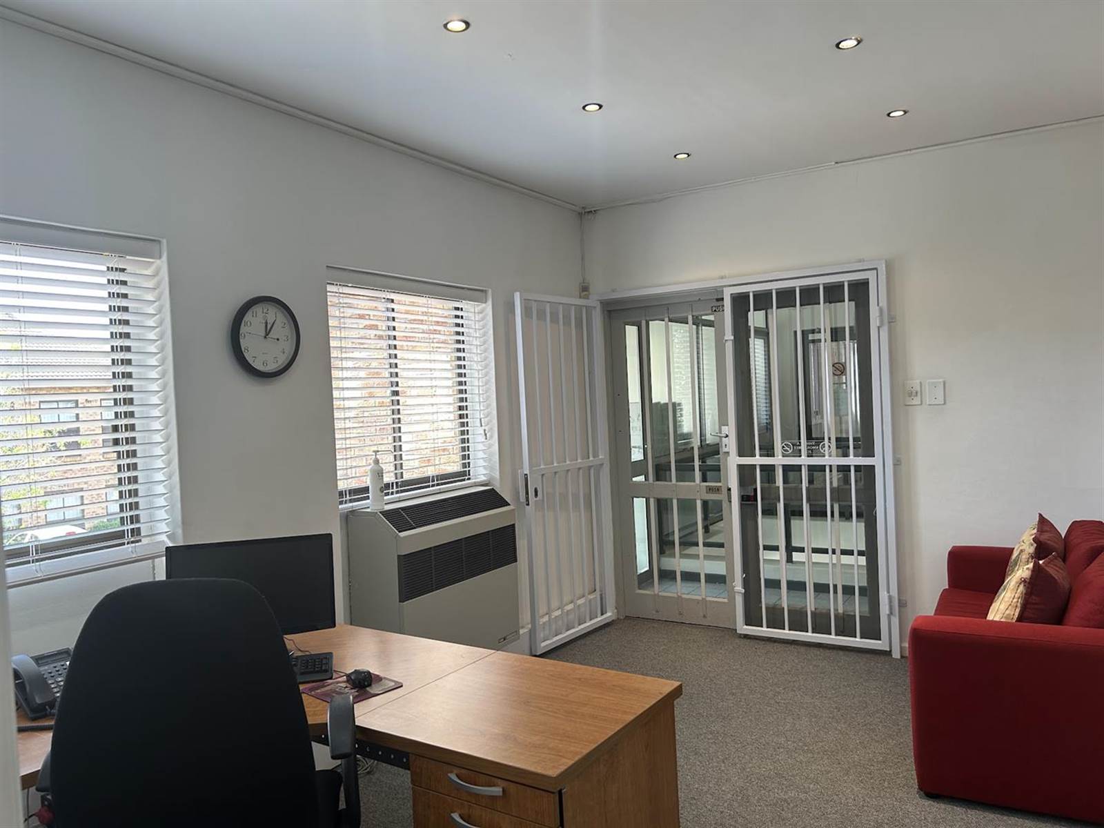115  m² Office Space in Claremont photo number 11