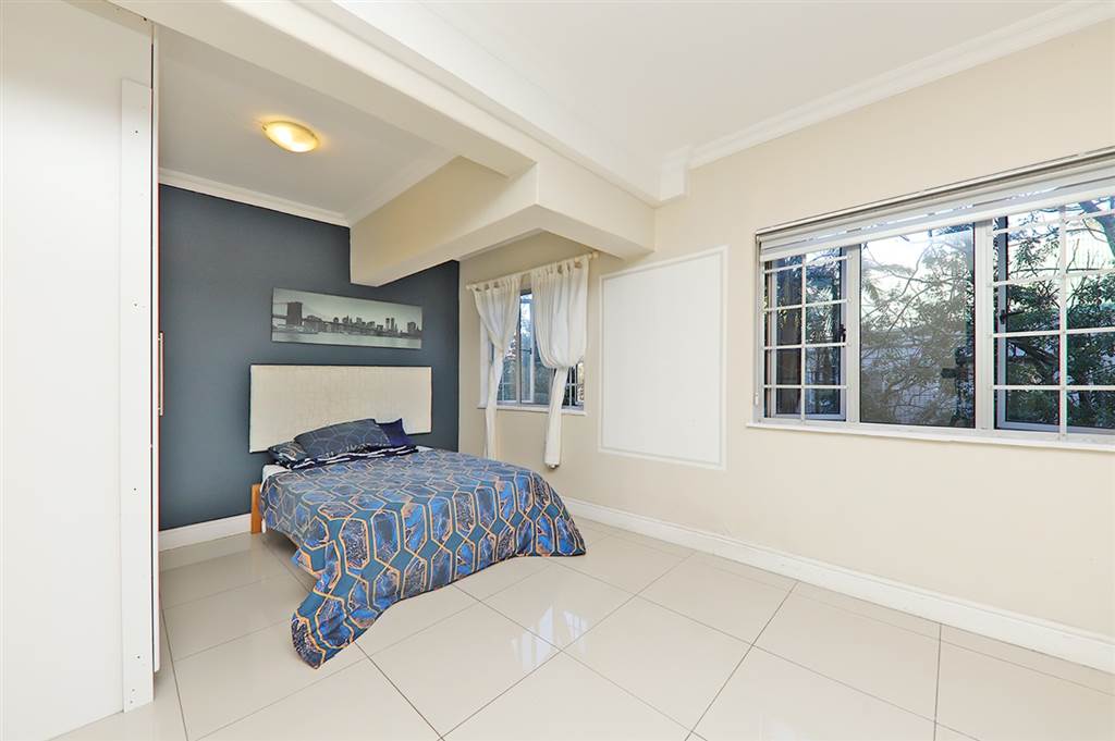 1 Bed Apartment in Claremont photo number 9