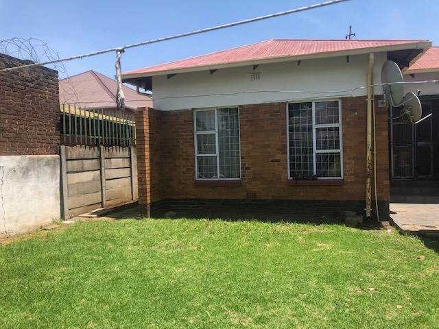 3 Bed House in Germiston South photo number 5