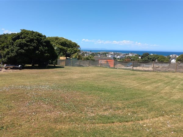 957 m² Land available in St Francis Bay