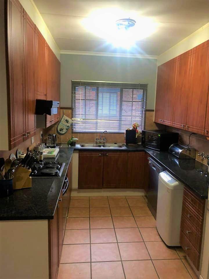 2 Bed Townhouse in Mooikloof Equestrian Estate photo number 6