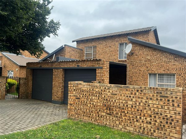 2 Bedroom Townhouse 2 Bedroom Townhouse