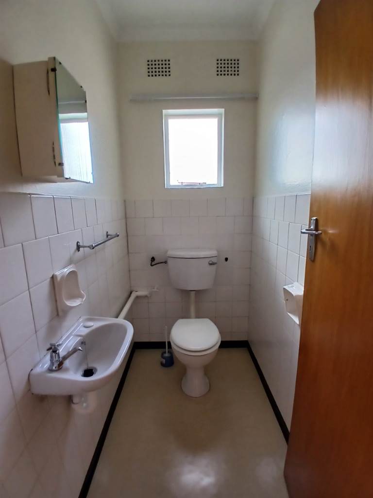 3 Bed Apartment in Grahamstown Central photo number 17