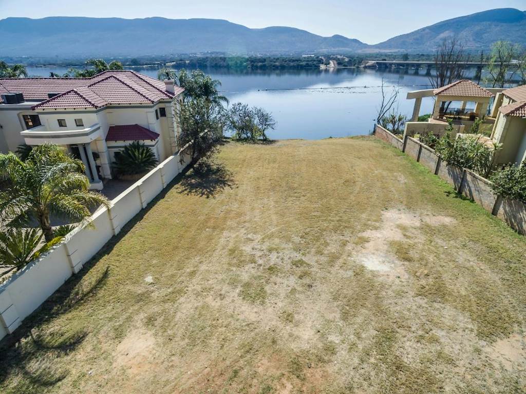 1081 m² Land available in Westlake Estate photo number 4