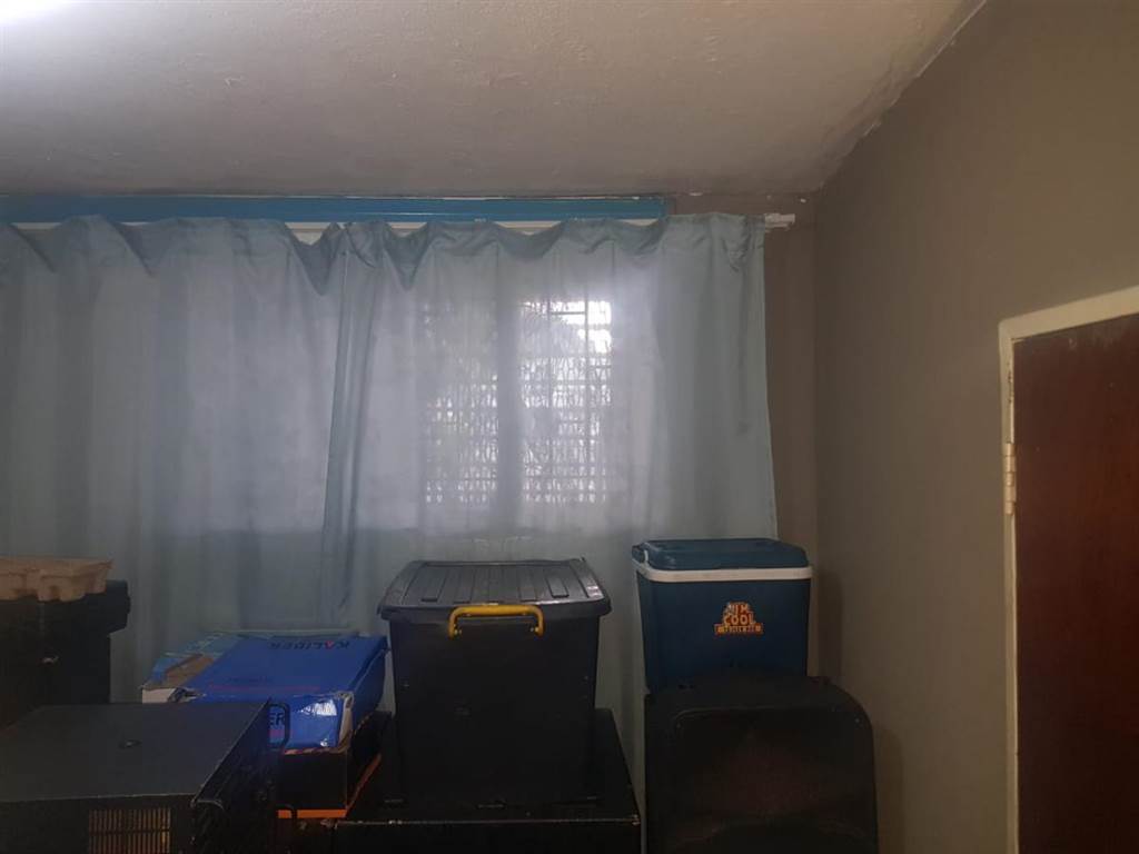 3 Bed Flat in Rustenburg Central photo number 18