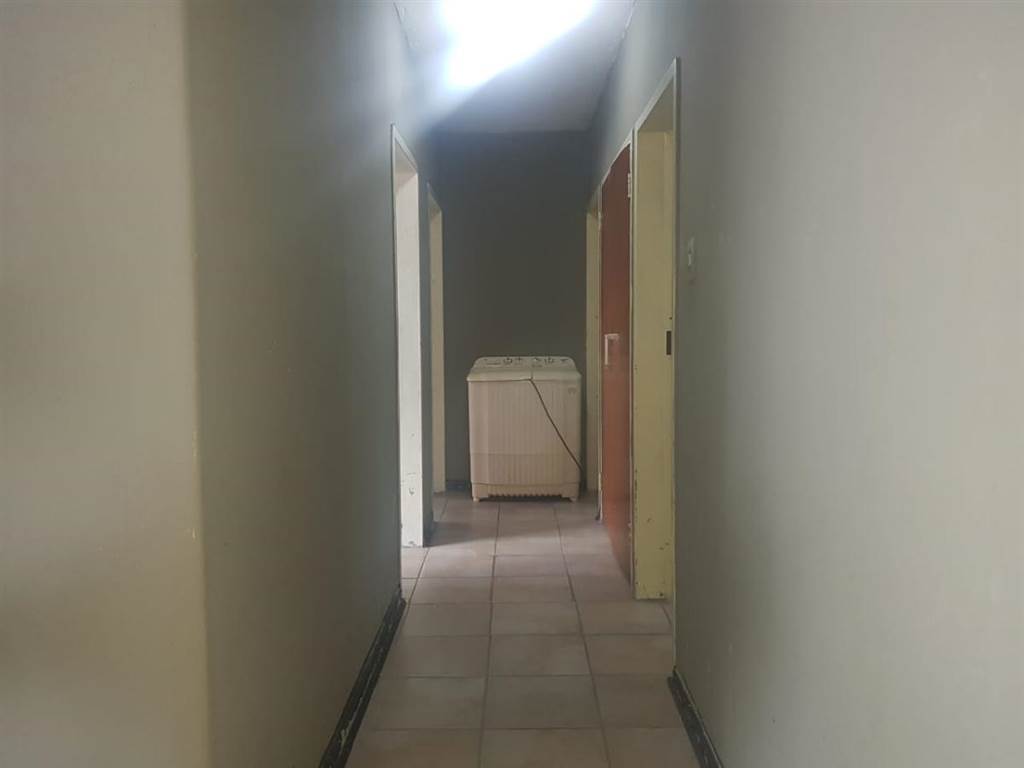 3 Bed Flat in Rustenburg Central photo number 8