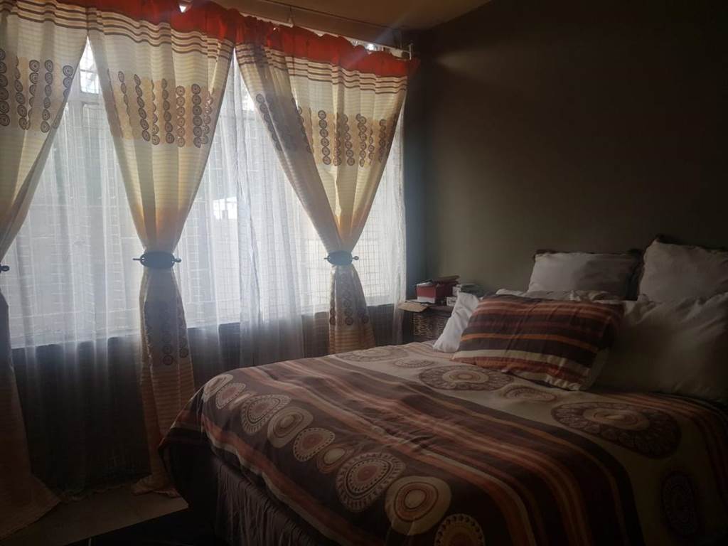 3 Bed Flat in Rustenburg Central photo number 20