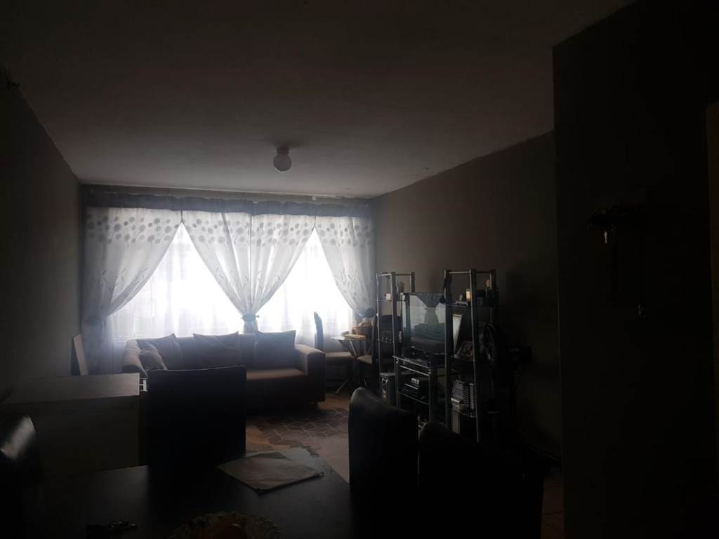 3 Bed Flat in Rustenburg Central photo number 15