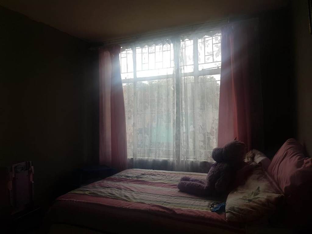 3 Bed Flat in Rustenburg Central photo number 13