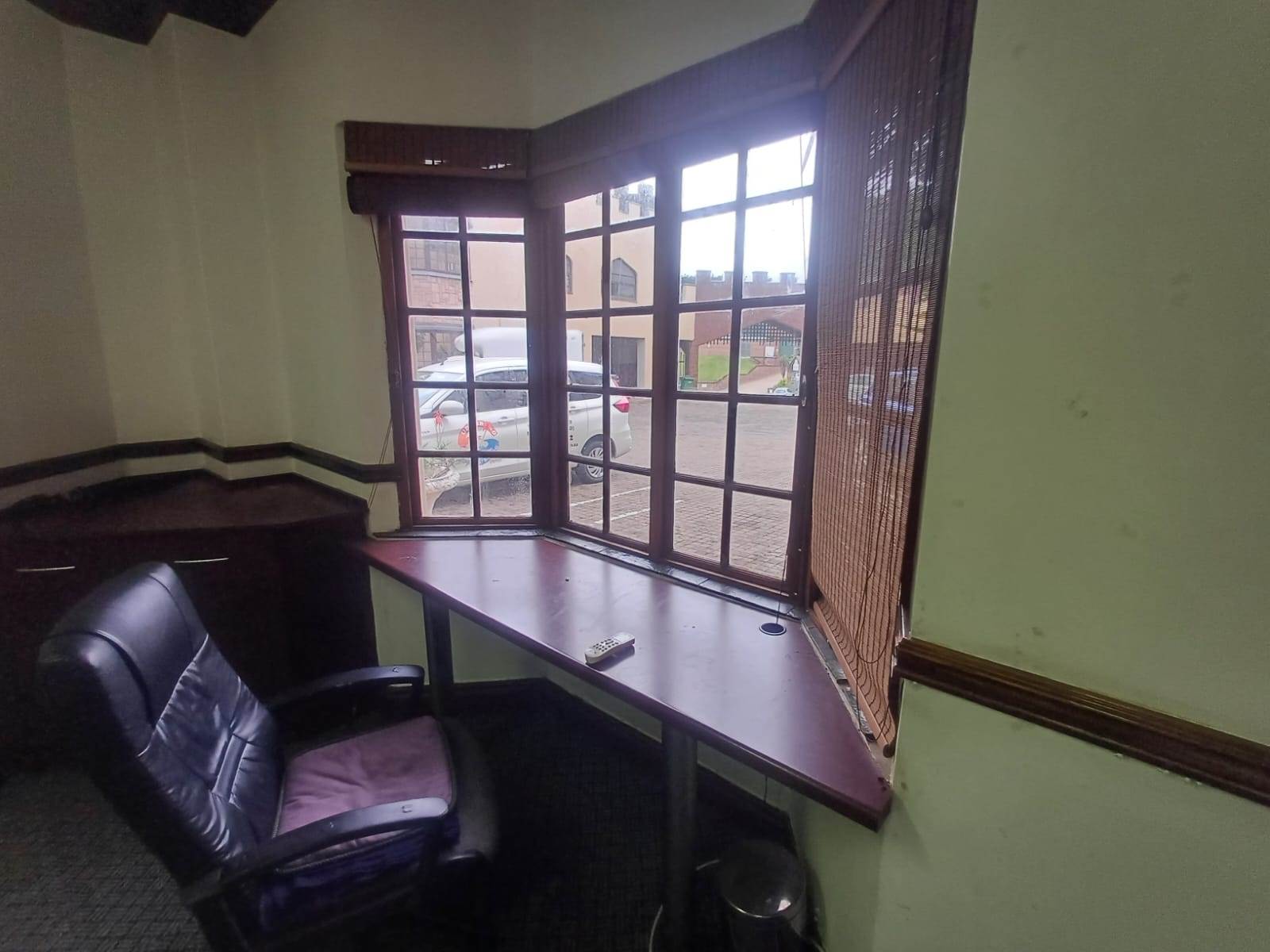 17  m² Commercial space in Umbogintwini photo number 4