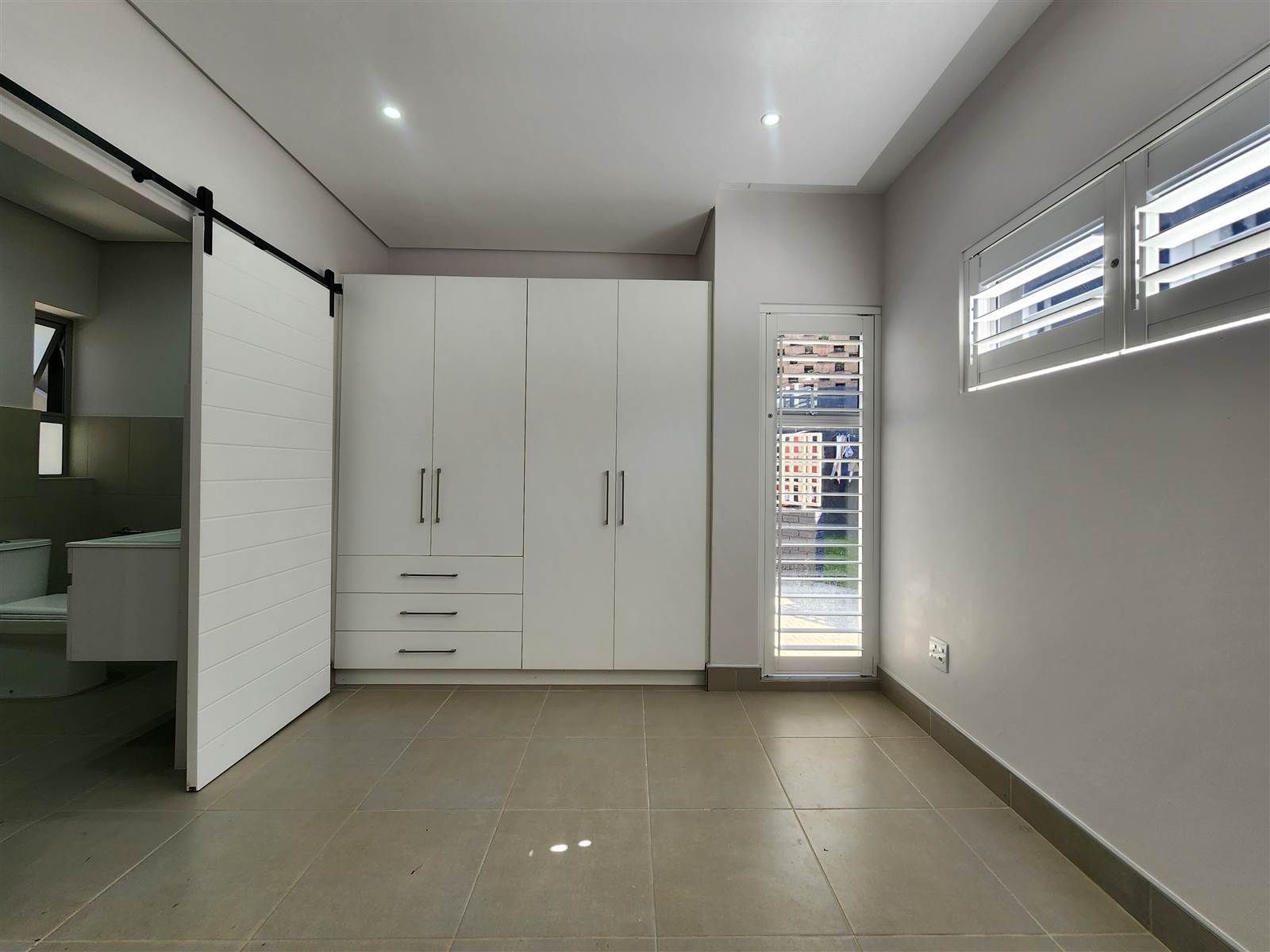 2 Bed Apartment in Simbithi Estate photo number 19