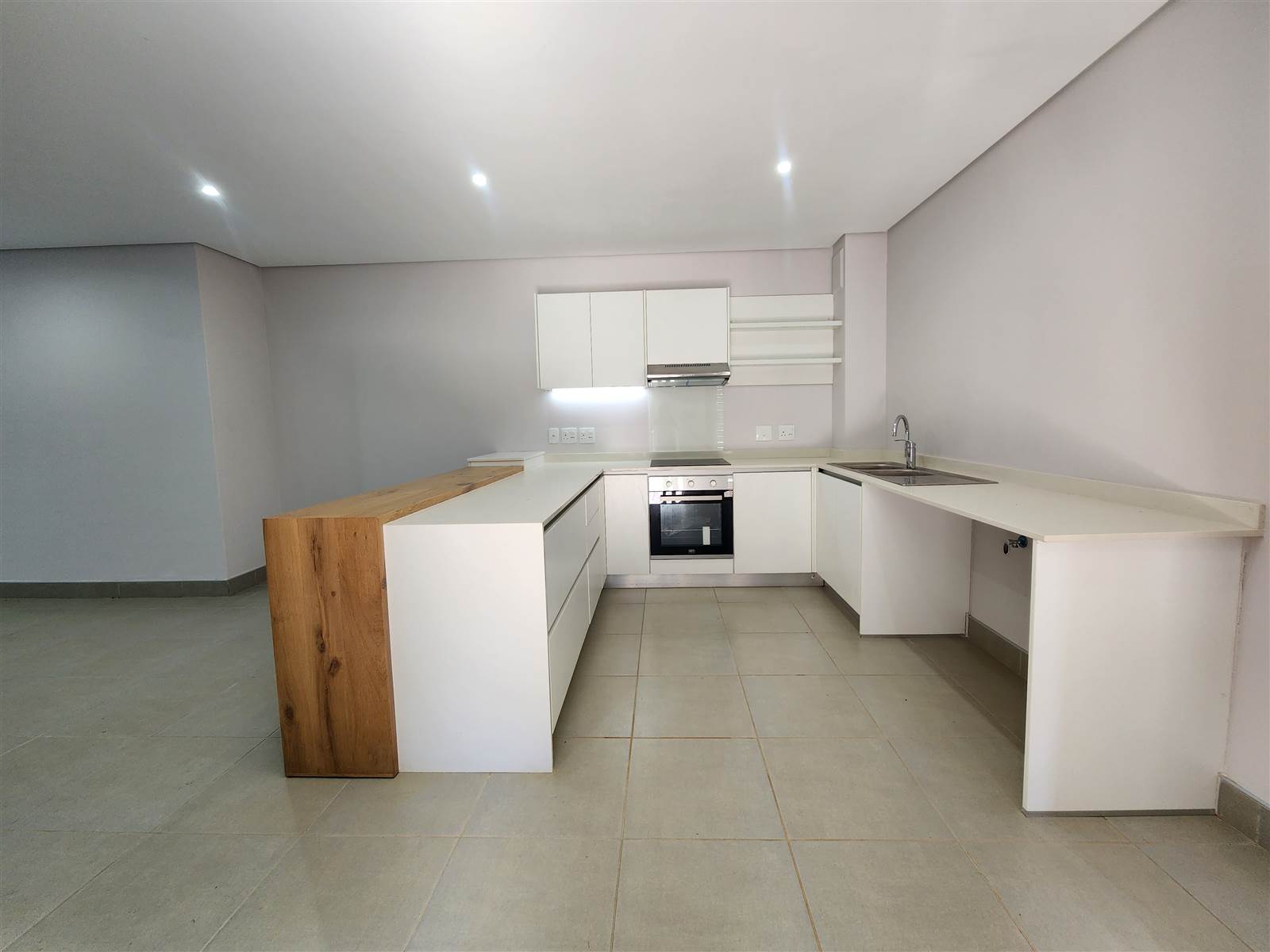 2 Bed Apartment in Simbithi Estate photo number 6
