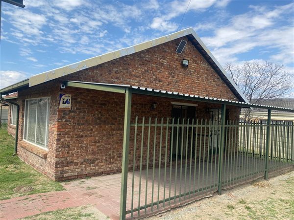2 Bedroom House 2 Bedroom House