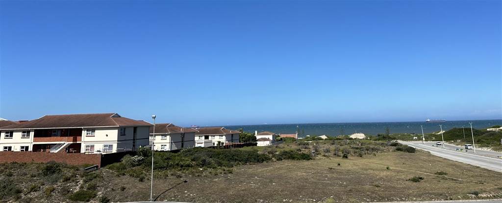 8648 m² Land available in Bluewater Bay photo number 1