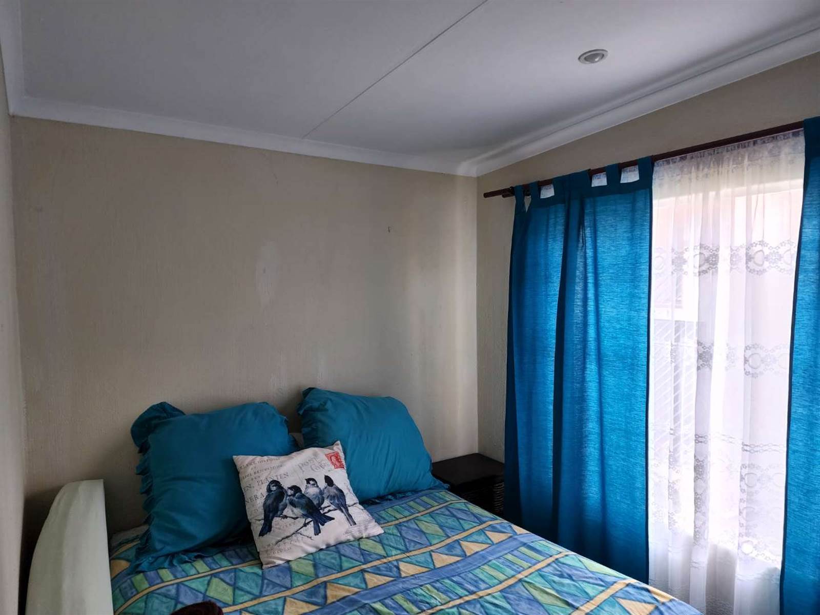 2 Bed Apartment in Garsfontein photo number 11