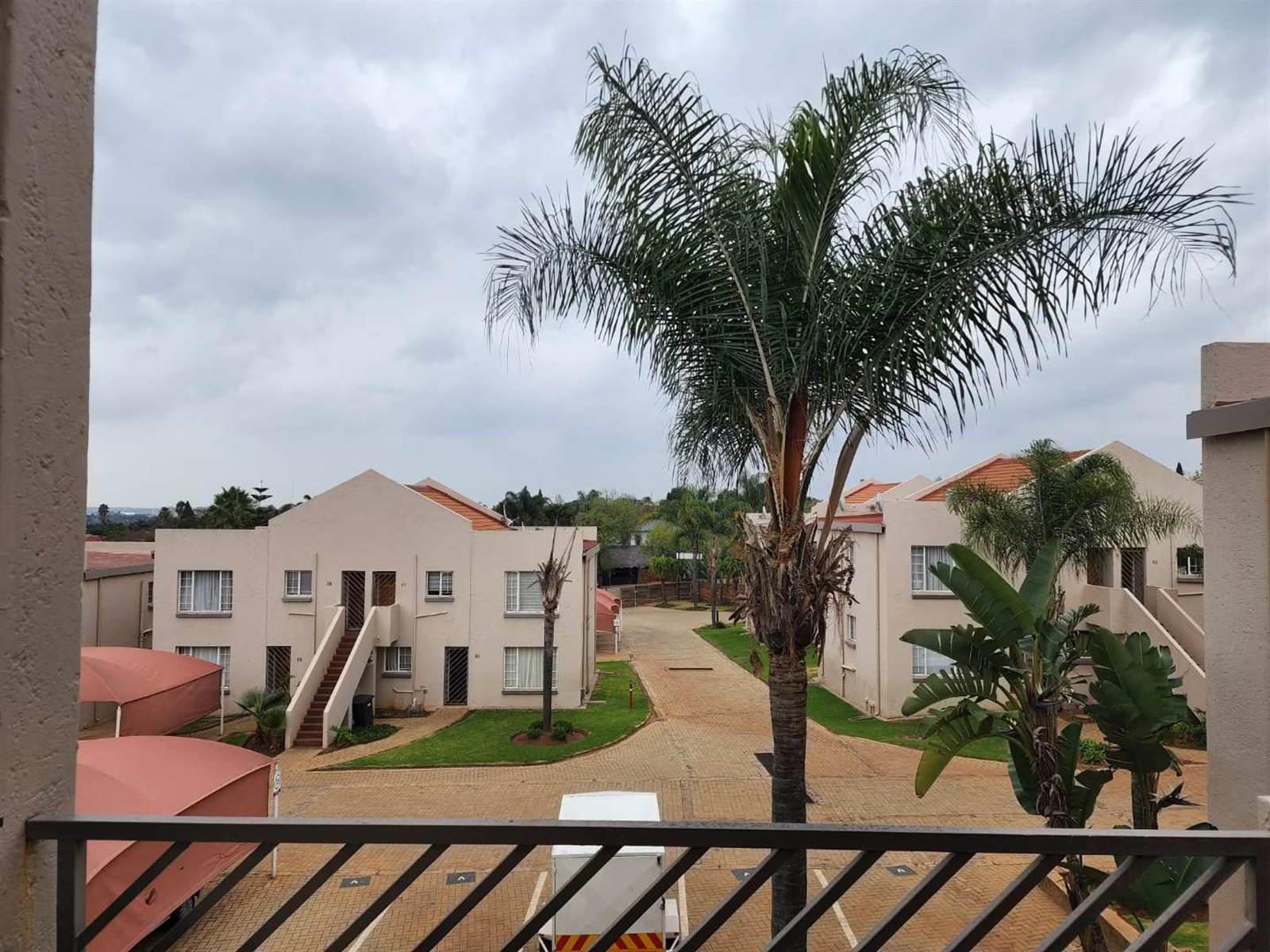 2 Bed Apartment in Garsfontein photo number 15