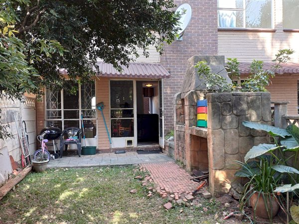2 Bedroom Townhouse 2 Bedroom Townhouse