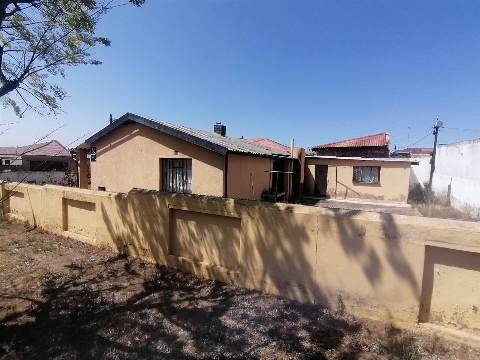 2 Bed House in Moroka photo number 14