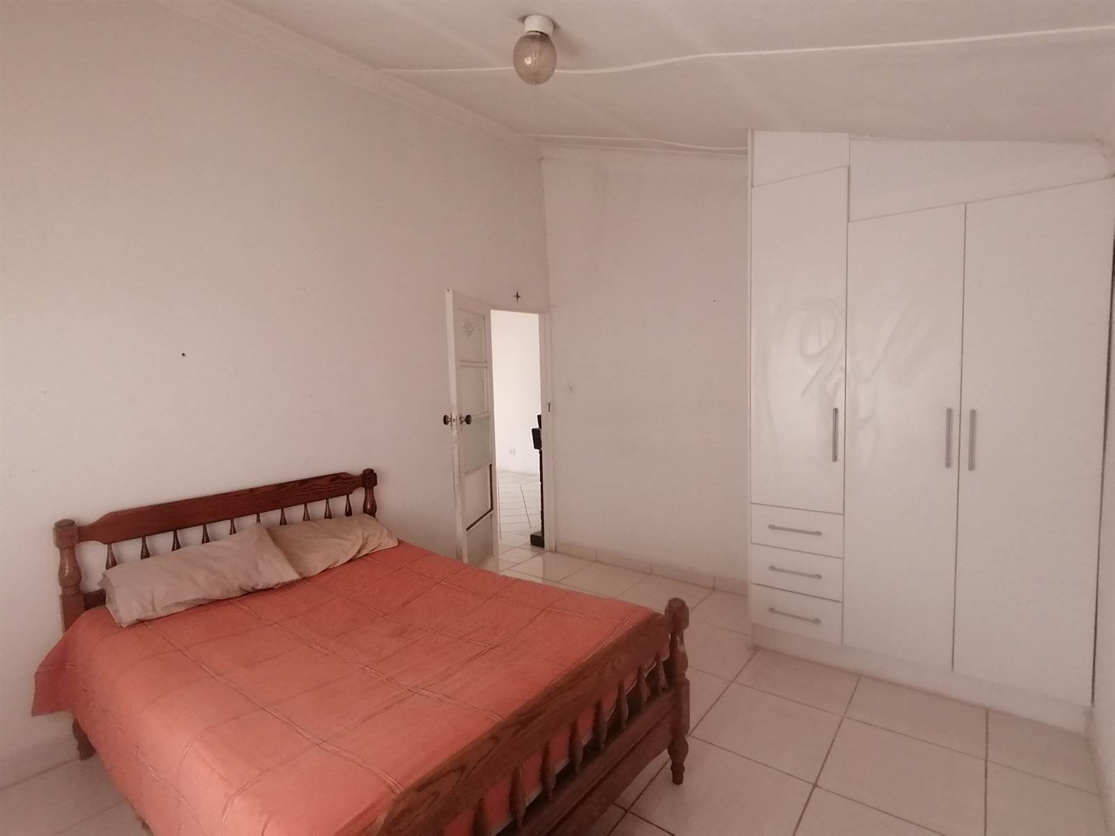 2 Bed House in Moroka photo number 9