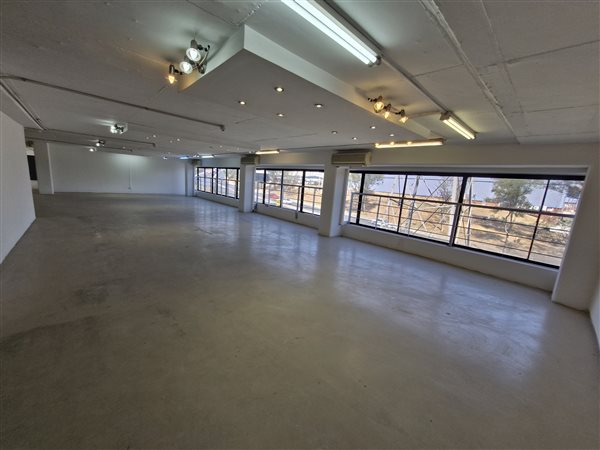 371  m² Commercial space