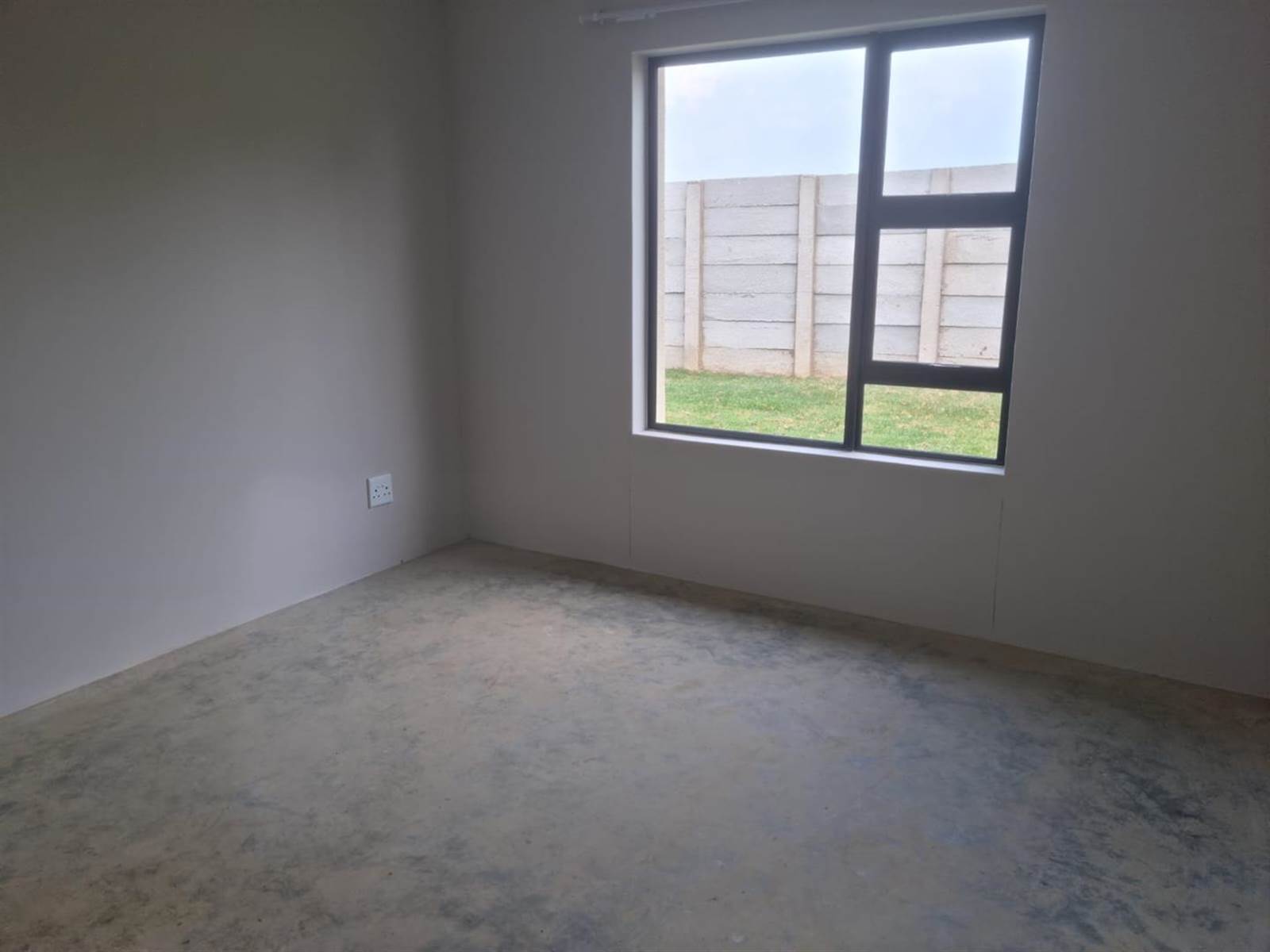 3 Bed House in Daveyton photo number 3