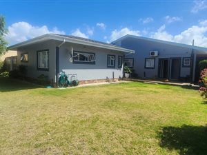 House in Strand North