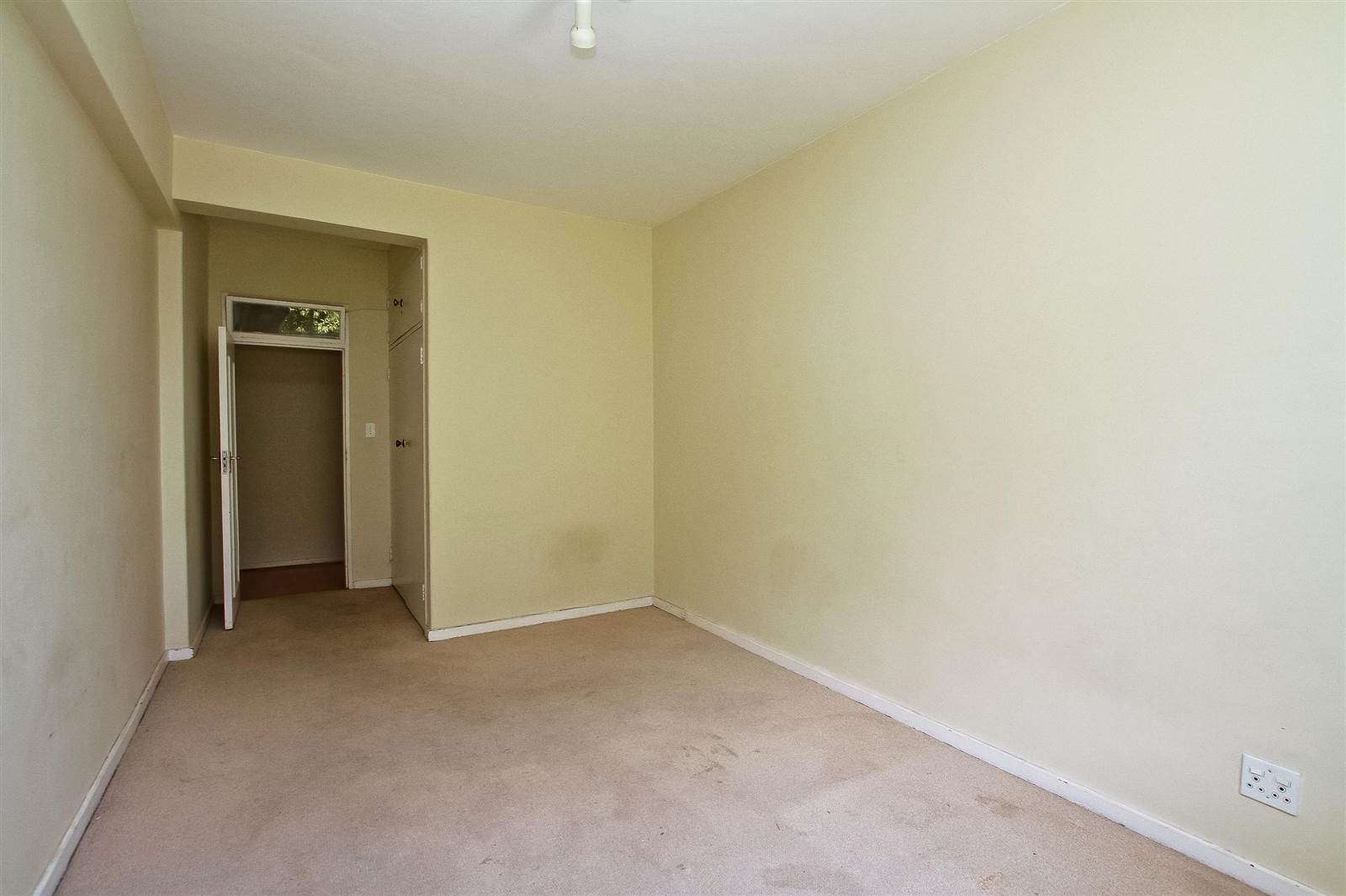 3 Bed Apartment in Craighall Park photo number 7
